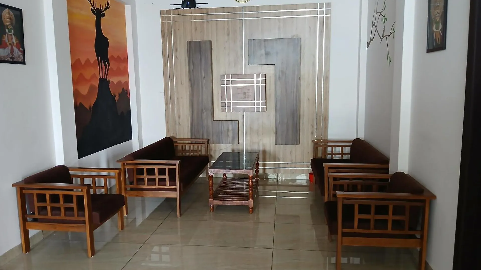Sky Elanza Hotel Munnar