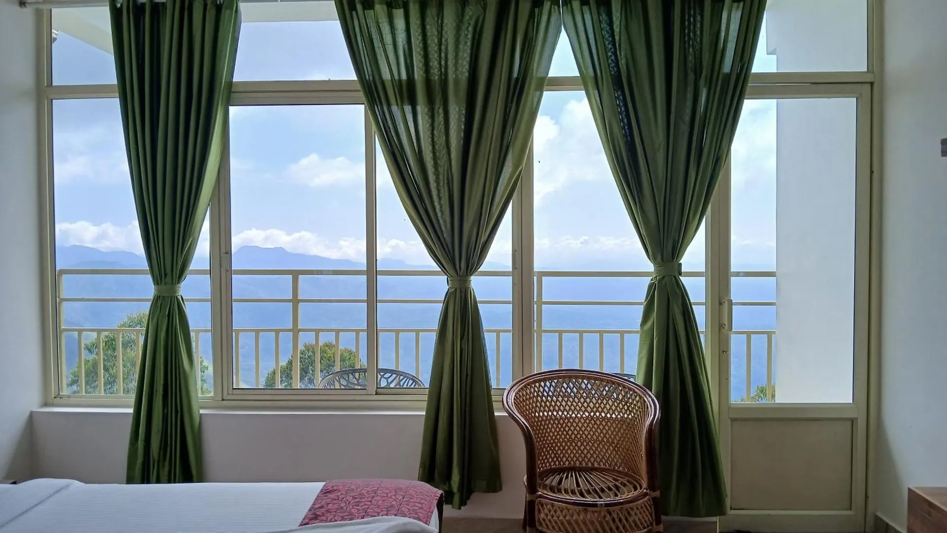 Sky Elanza Hotel Munnar India