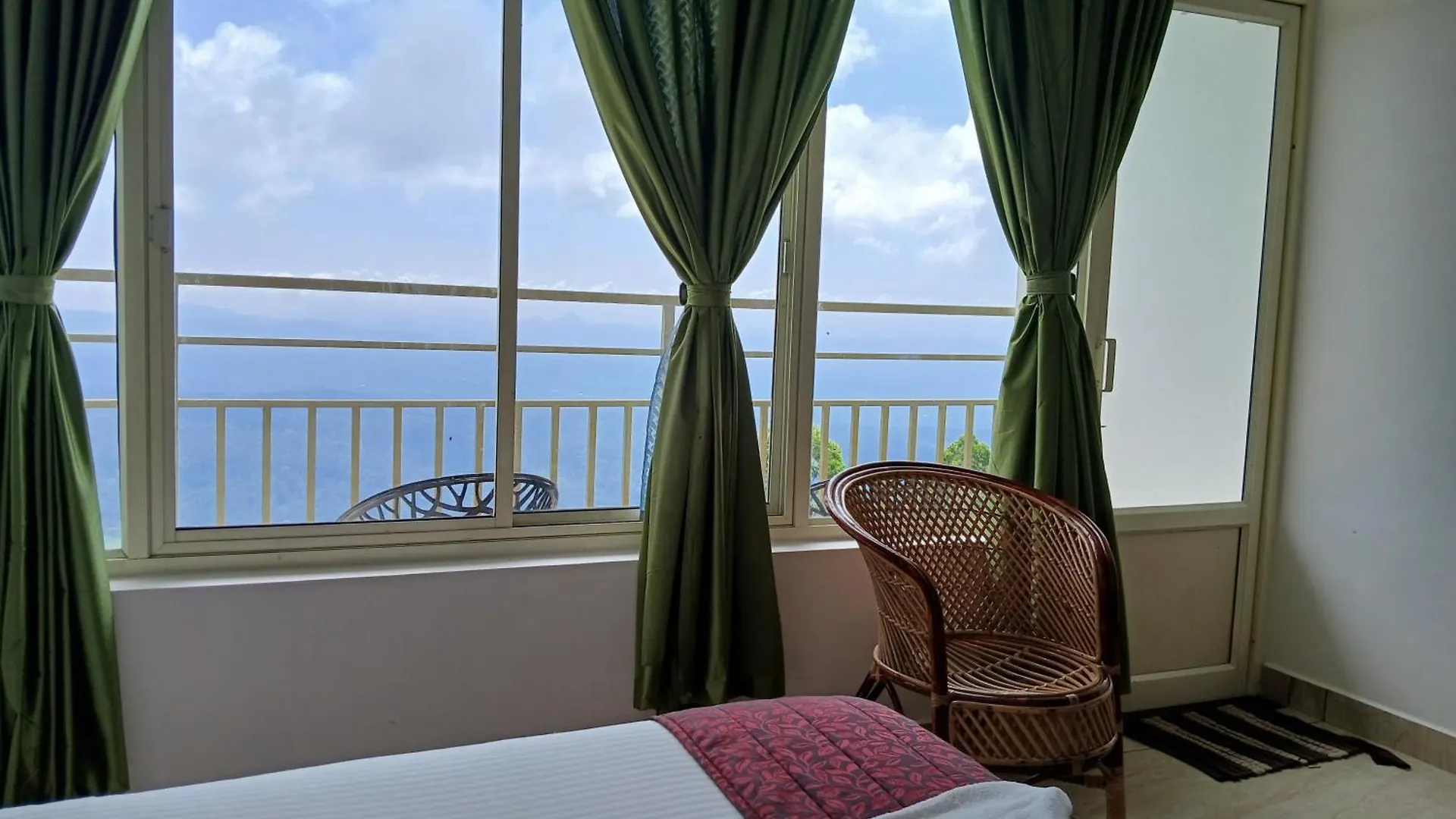 Sky Elanza Hotel Munnar