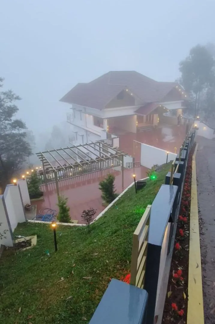 Sky Elanza Hotel Munnar 3*,