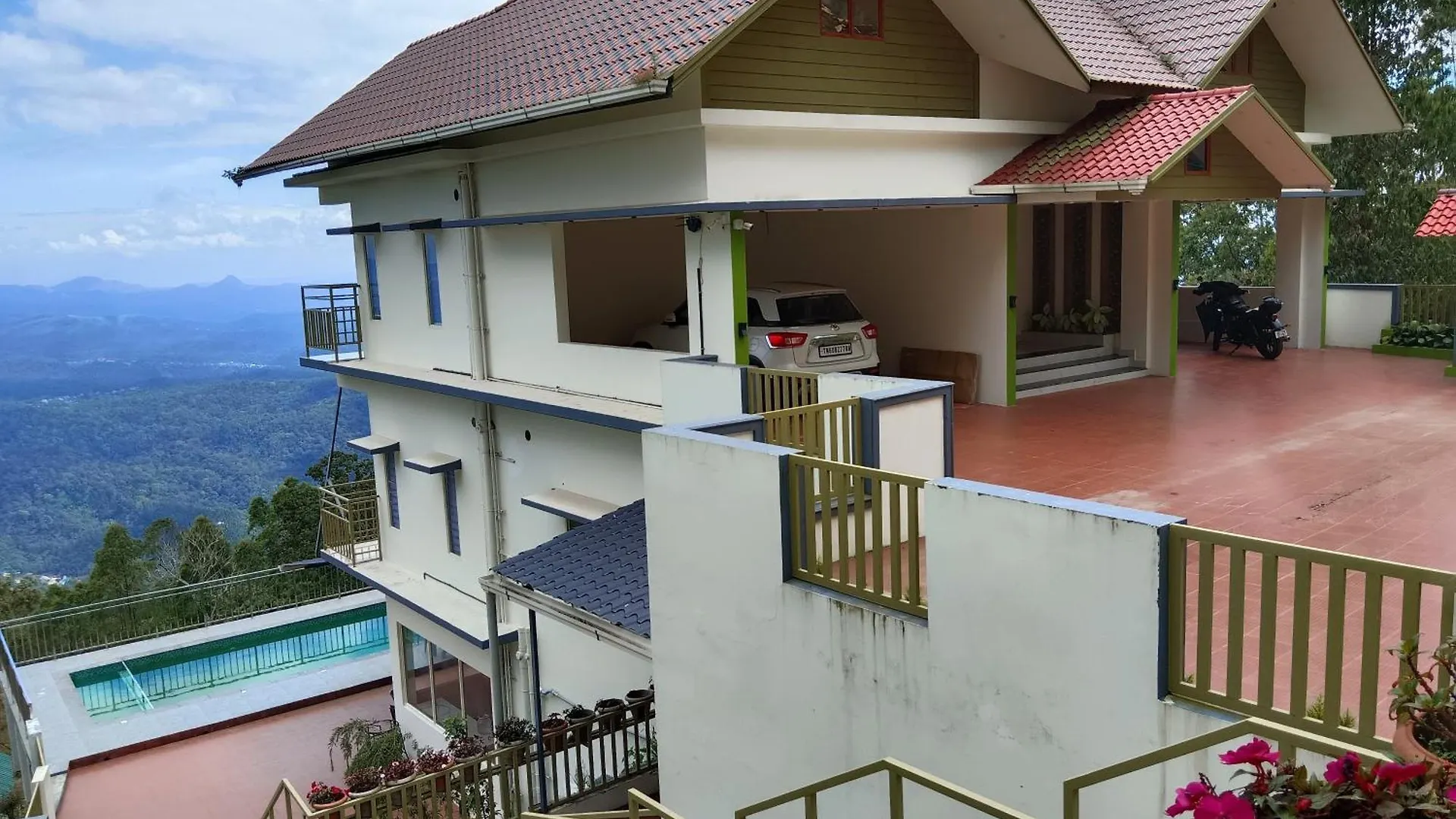 Sky Elanza Hotel Munnar