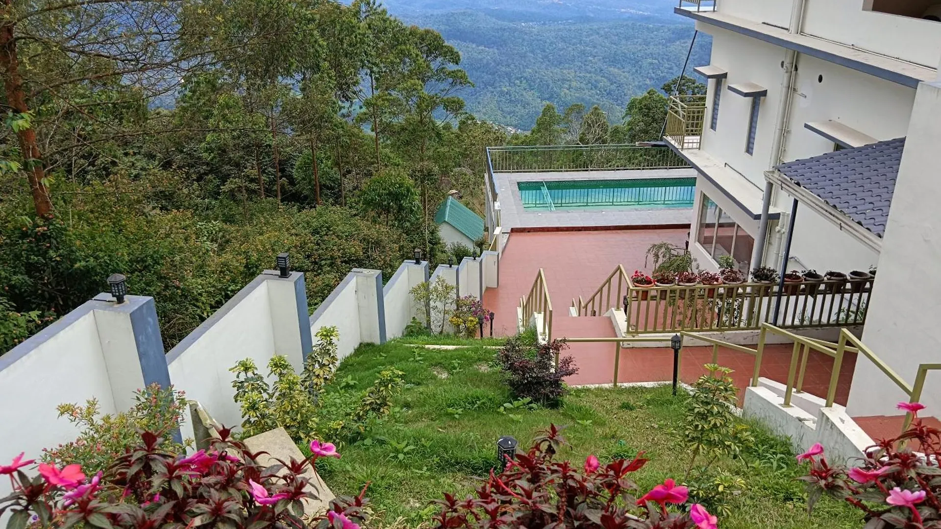 Sky Elanza Hotel Munnar