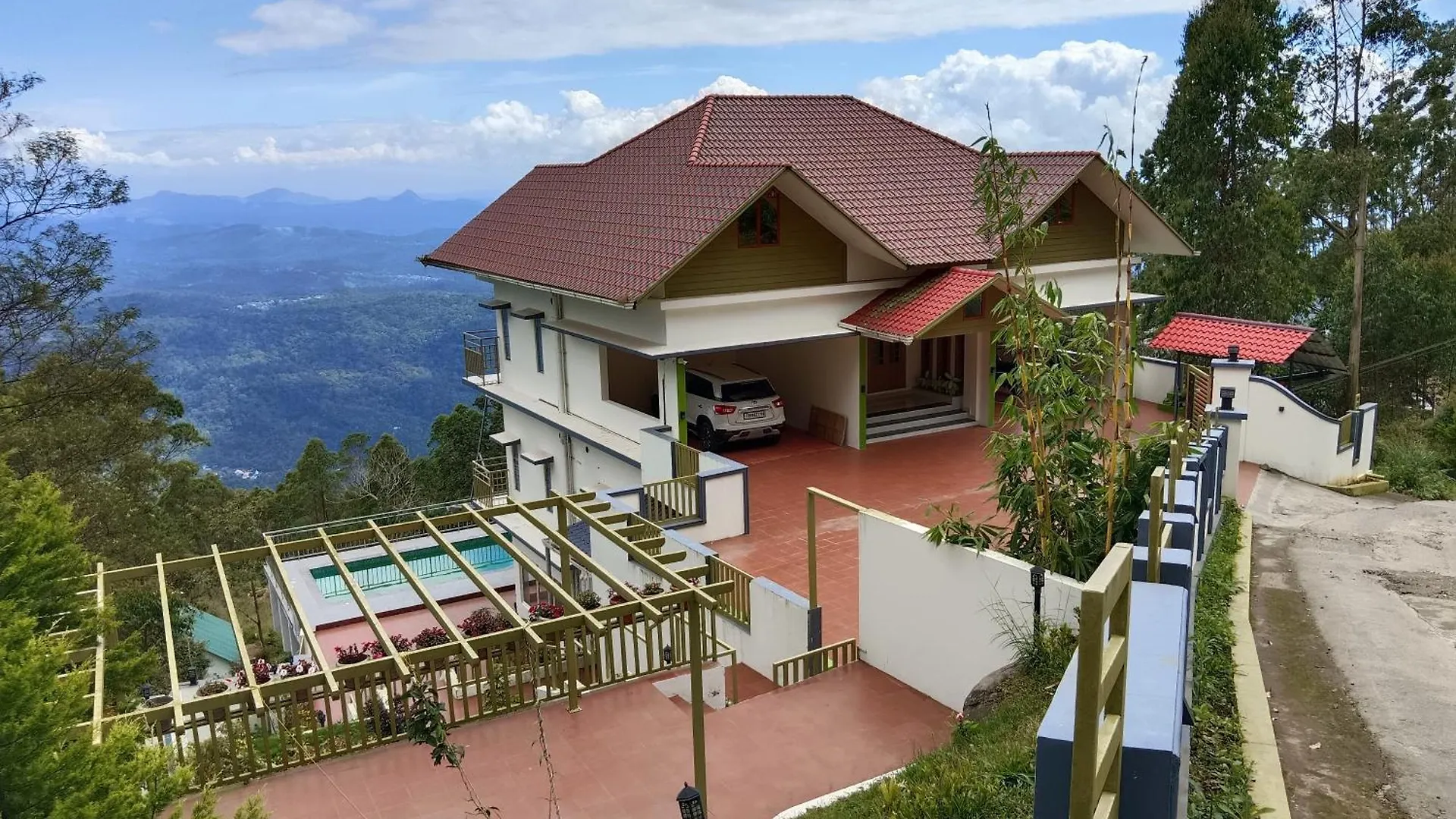Sky Elanza Hotel Munnar 3*,